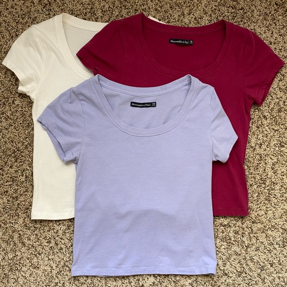 Abercrombie & Fitch Tops - Abercrombie berry, white, lilac T-shirts bundle XS